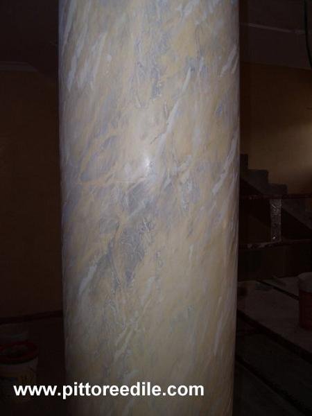 Colonna decorata in stucco veneziano - effetto marmo - Muratore Imbianchino Roma 